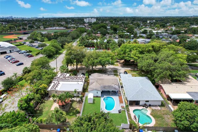 5311 Pierce Street, Hollywood, FL 33021