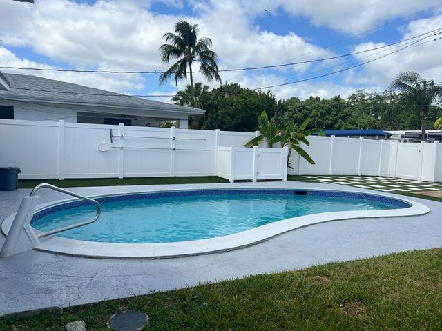 5311 Pierce Street, Hollywood, FL 33021
