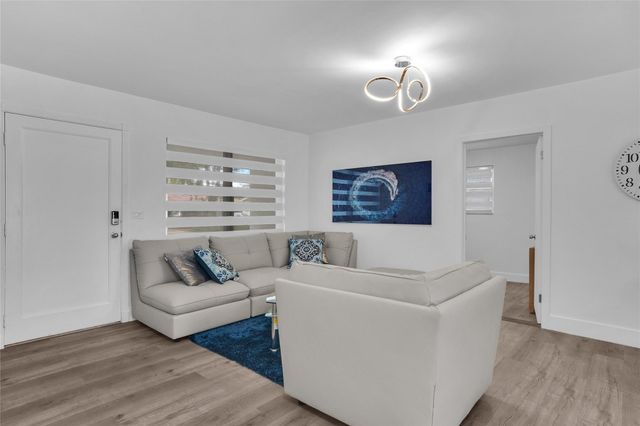 5311 Pierce Street, Hollywood, FL 33021