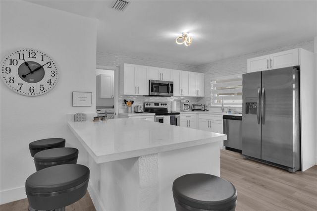 5311 Pierce Street, Hollywood, FL 33021