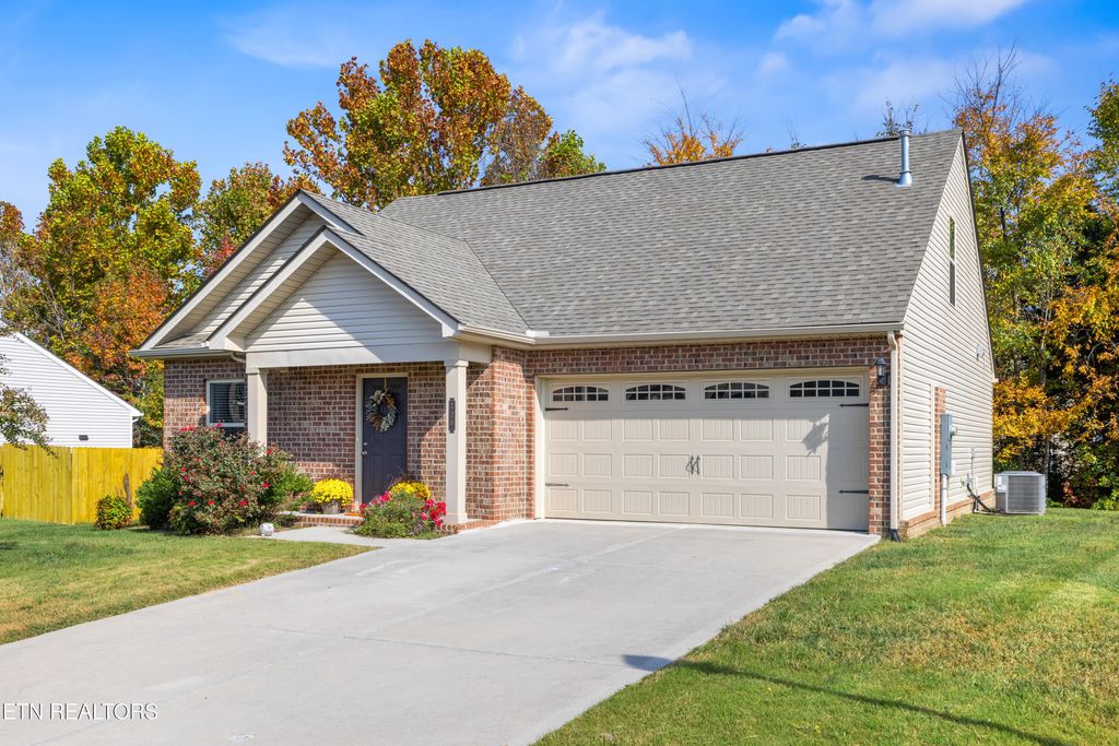 720 Sandpiper St, Maryville, TN 37801
