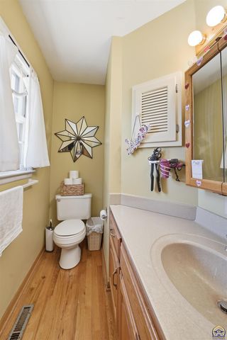 3118 SW Mulvane ST, Topeka, KS 66611