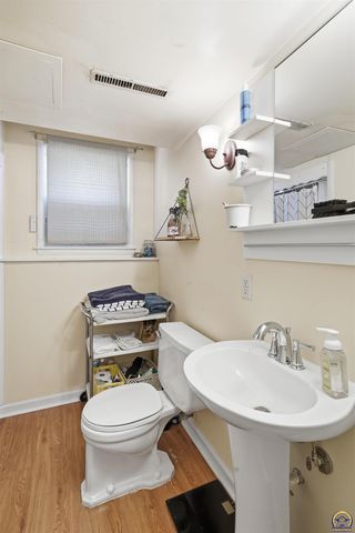 3118 SW Mulvane ST, Topeka, KS 66611