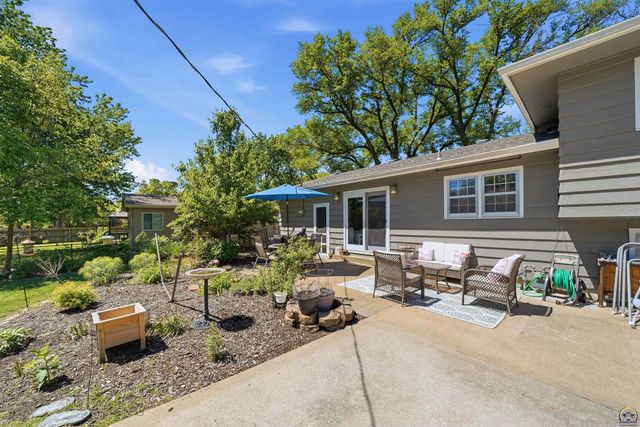 3118 SW Mulvane ST, Topeka, KS 66611