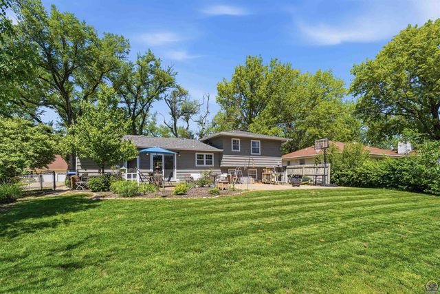 3118 SW Mulvane ST, Topeka, KS 66611