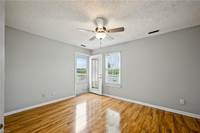 4060 Laurel Green CIR, Virginia Beach, VA 23456