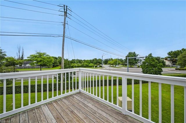 4060 Laurel Green CIR, Virginia Beach, VA 23456