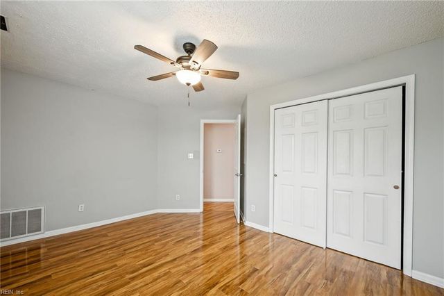 4060 Laurel Green CIR, Virginia Beach, VA 23456