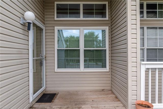 4060 Laurel Green CIR, Virginia Beach, VA 23456