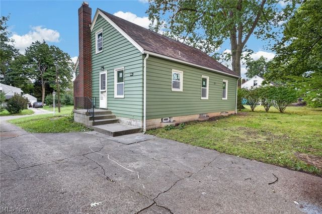 132 S Main Street, Austintown, OH 44515