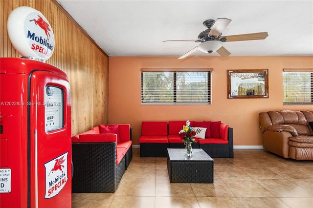 321 NW 96th Ave, Pembroke Pines, FL 33024