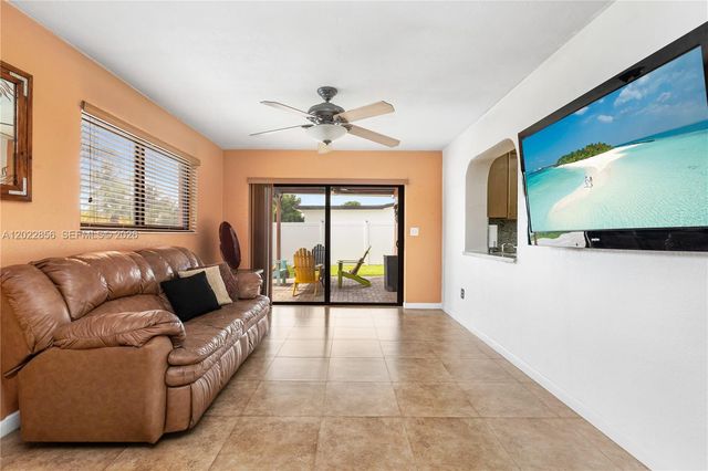 321 NW 96th Ave, Pembroke Pines, FL 33024