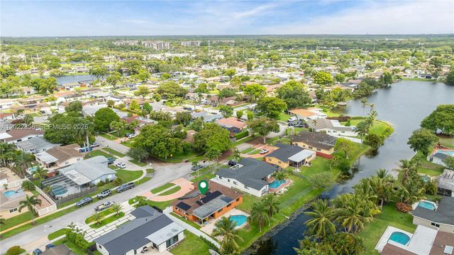 321 NW 96th Ave, Pembroke Pines, FL 33024