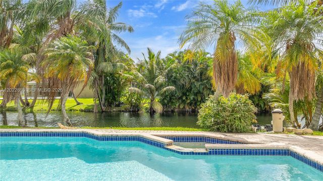 321 NW 96th Ave, Pembroke Pines, FL 33024