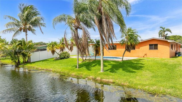 321 NW 96th Ave, Pembroke Pines, FL 33024