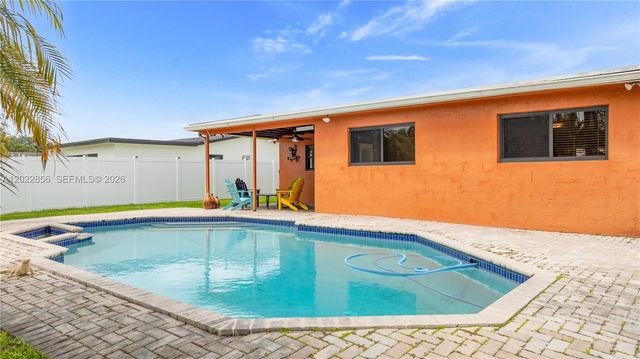 321 NW 96th Ave, Pembroke Pines, FL 33024