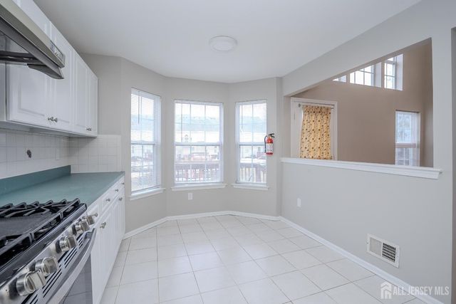 93 Amy Drive, North Brunswick, NJ 08902