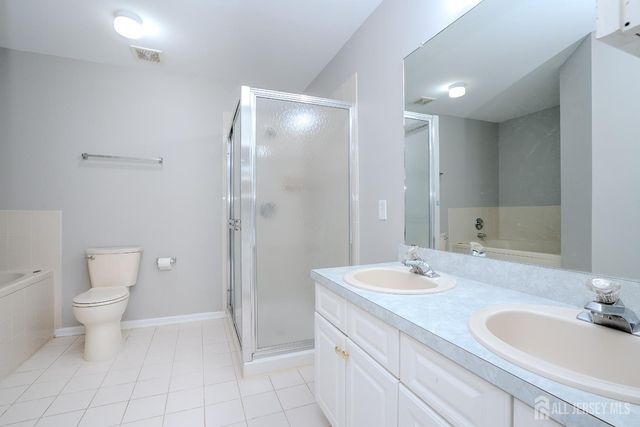 93 Amy Drive, North Brunswick, NJ 08902