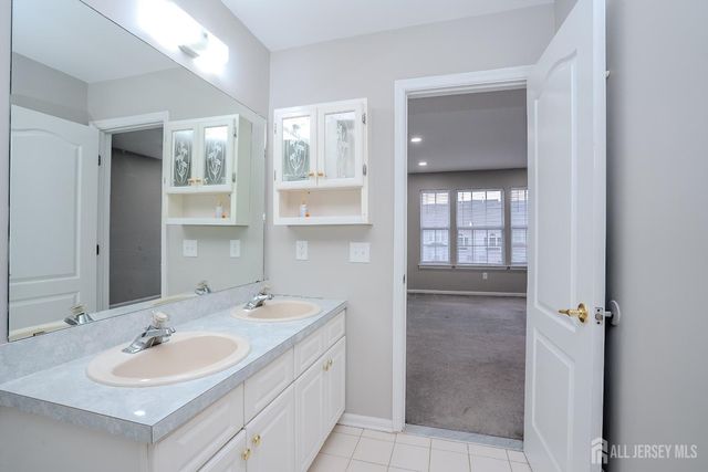 93 Amy Drive, North Brunswick, NJ 08902