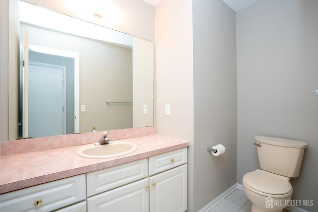 93 Amy Drive, North Brunswick, NJ 08902