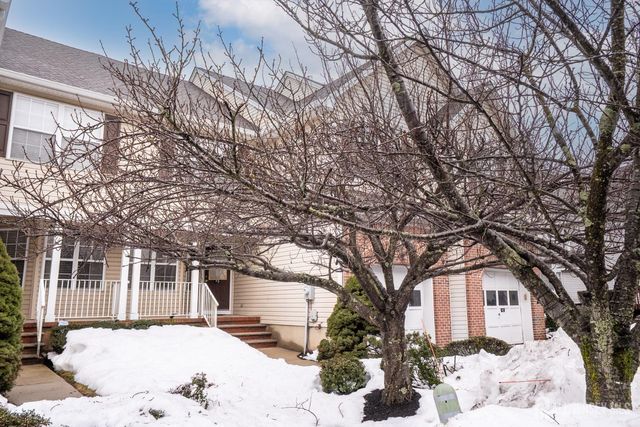 93 Amy Drive, North Brunswick, NJ 08902