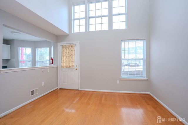 93 Amy Drive, North Brunswick, NJ 08902