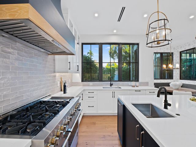612 SW 6th Avenue, Fort Lauderdale, FL 33315