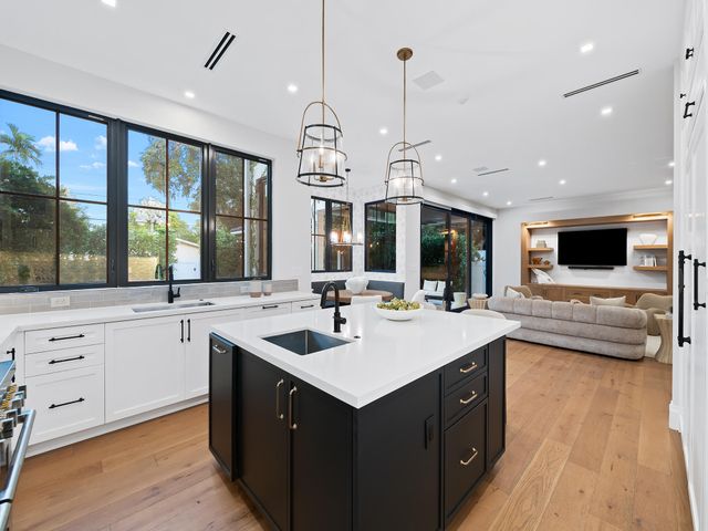 612 SW 6th Avenue, Fort Lauderdale, FL 33315