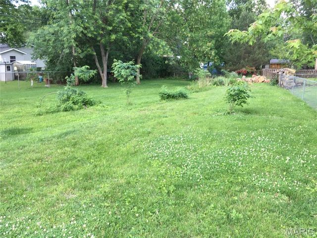 1120 TAHITI Drive, St Louis, MO 63126