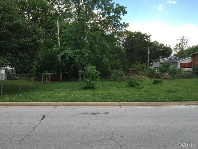 1120 TAHITI Drive, St Louis, MO 63126