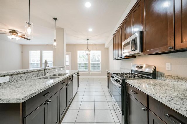 351 Brandy Ridge Lane, Dickinson, TX 77539