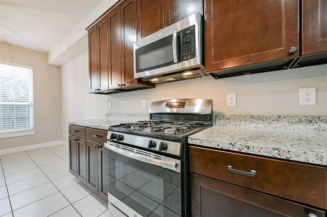 351 Brandy Ridge Lane, Dickinson, TX 77539