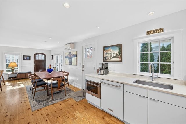 3 Atlantic Ave, Provincetown, MA 02657