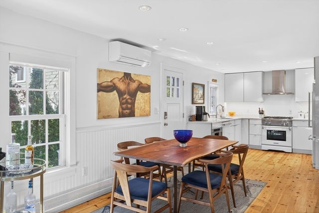 3 Atlantic Ave, Provincetown, MA 02657