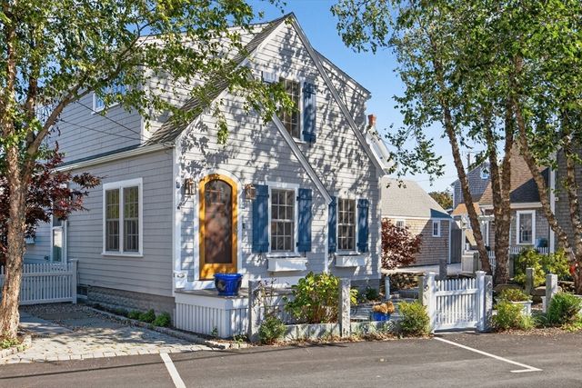 3 Atlantic Ave, Provincetown, MA 02657