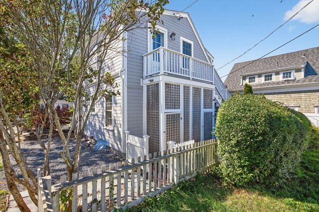 3 Atlantic Ave, Provincetown, MA 02657