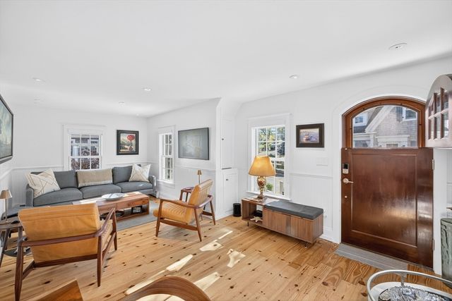 3 Atlantic Ave, Provincetown, MA 02657