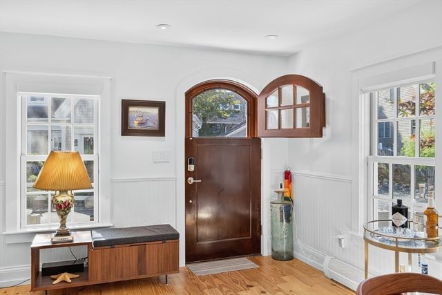 3 Atlantic Ave, Provincetown, MA 02657