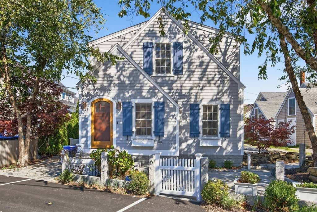 3 Atlantic Ave, Provincetown, MA 02657