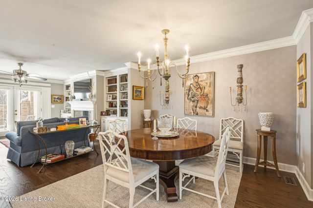 1202 Wellington Pl, Louisville, KY 40207