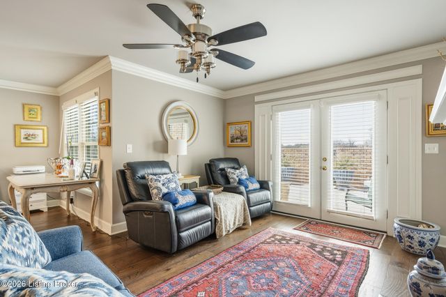 1202 Wellington Pl, Louisville, KY 40207