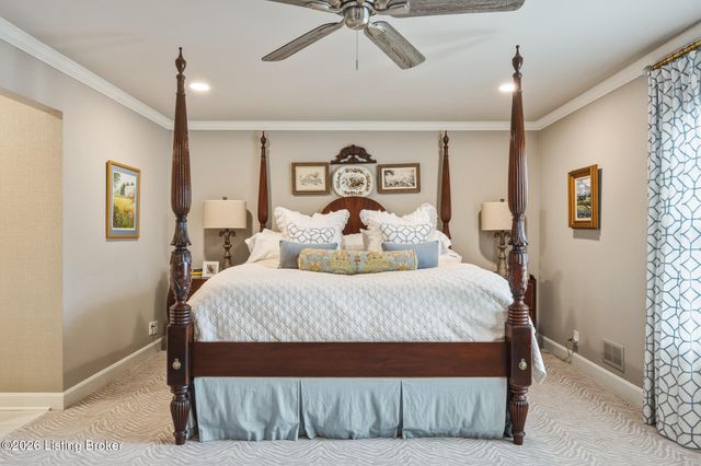 1202 Wellington Pl, Louisville, KY 40207