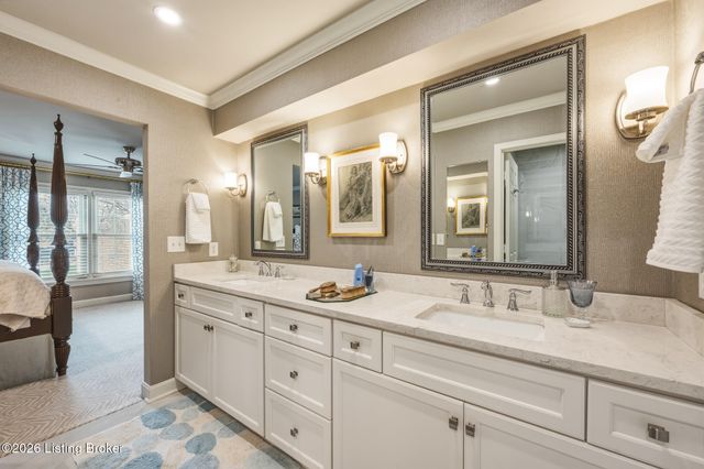 1202 Wellington Pl, Louisville, KY 40207