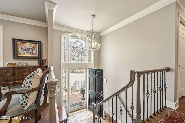 1202 Wellington Pl, Louisville, KY 40207