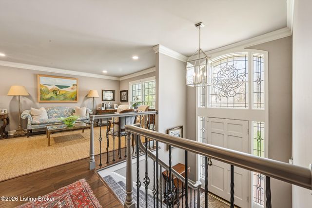 1202 Wellington Pl, Louisville, KY 40207