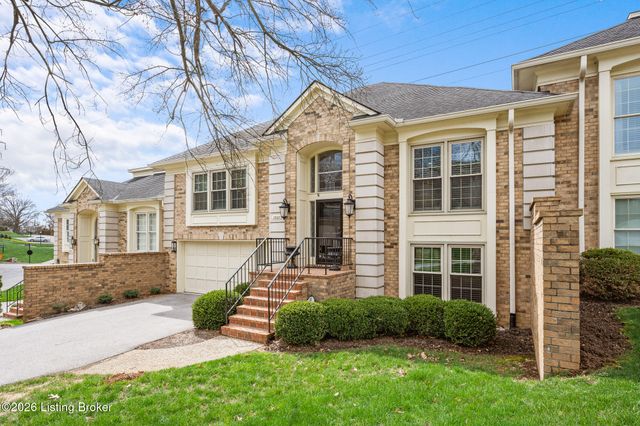 1202 Wellington Pl, Louisville, KY 40207