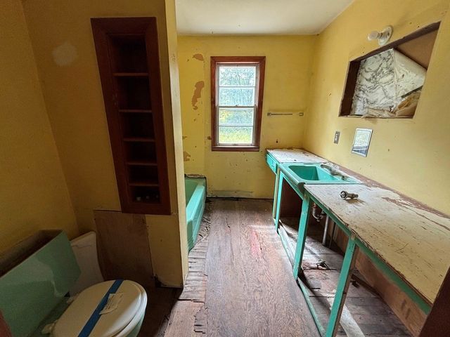 275 State St, Palmer, MA 01069