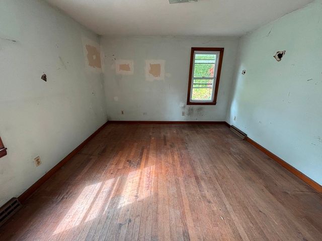 275 State St, Palmer, MA 01069