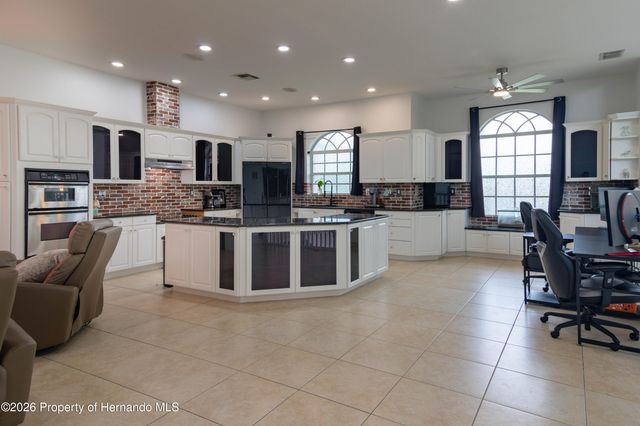 6151 New Osprey Point, Weeki Wachee, FL 34607