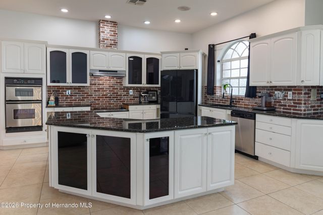6151 New Osprey Point, Weeki Wachee, FL 34607
